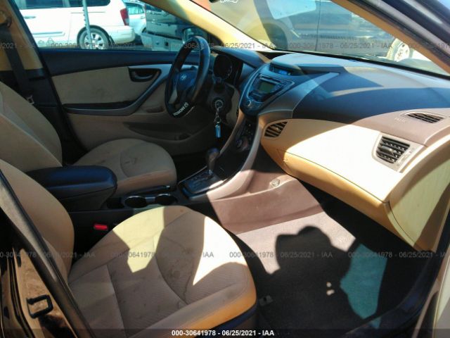 Photo 4 VIN: 5NPDH4AE9DH180907 - HYUNDAI ELANTRA 