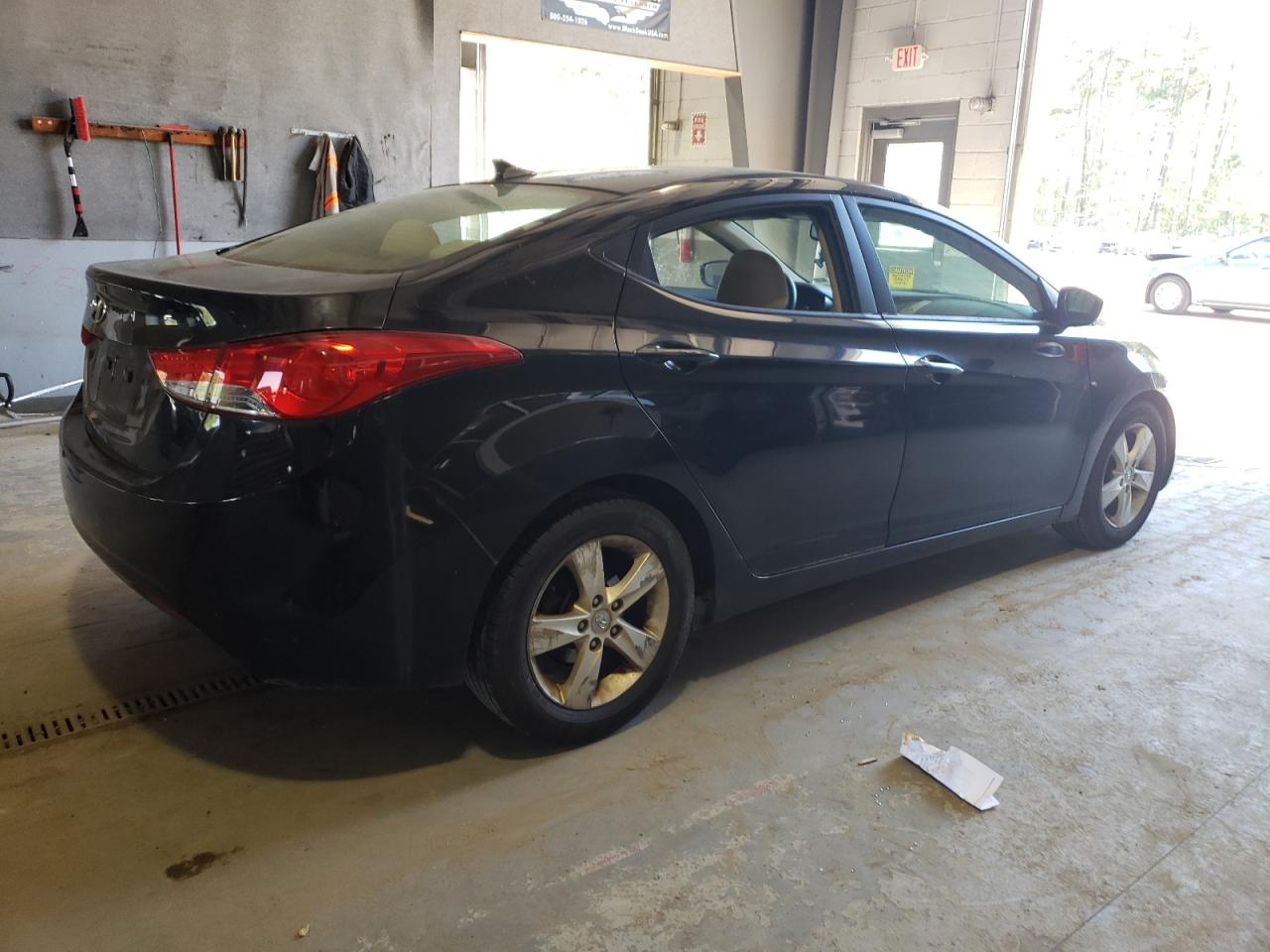 Photo 2 VIN: 5NPDH4AE9DH184861 - HYUNDAI ELANTRA 