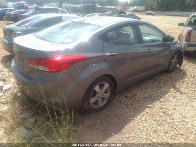 Photo 3 VIN: 5NPDH4AE9DH207572 - HYUNDAI ELANTRA 