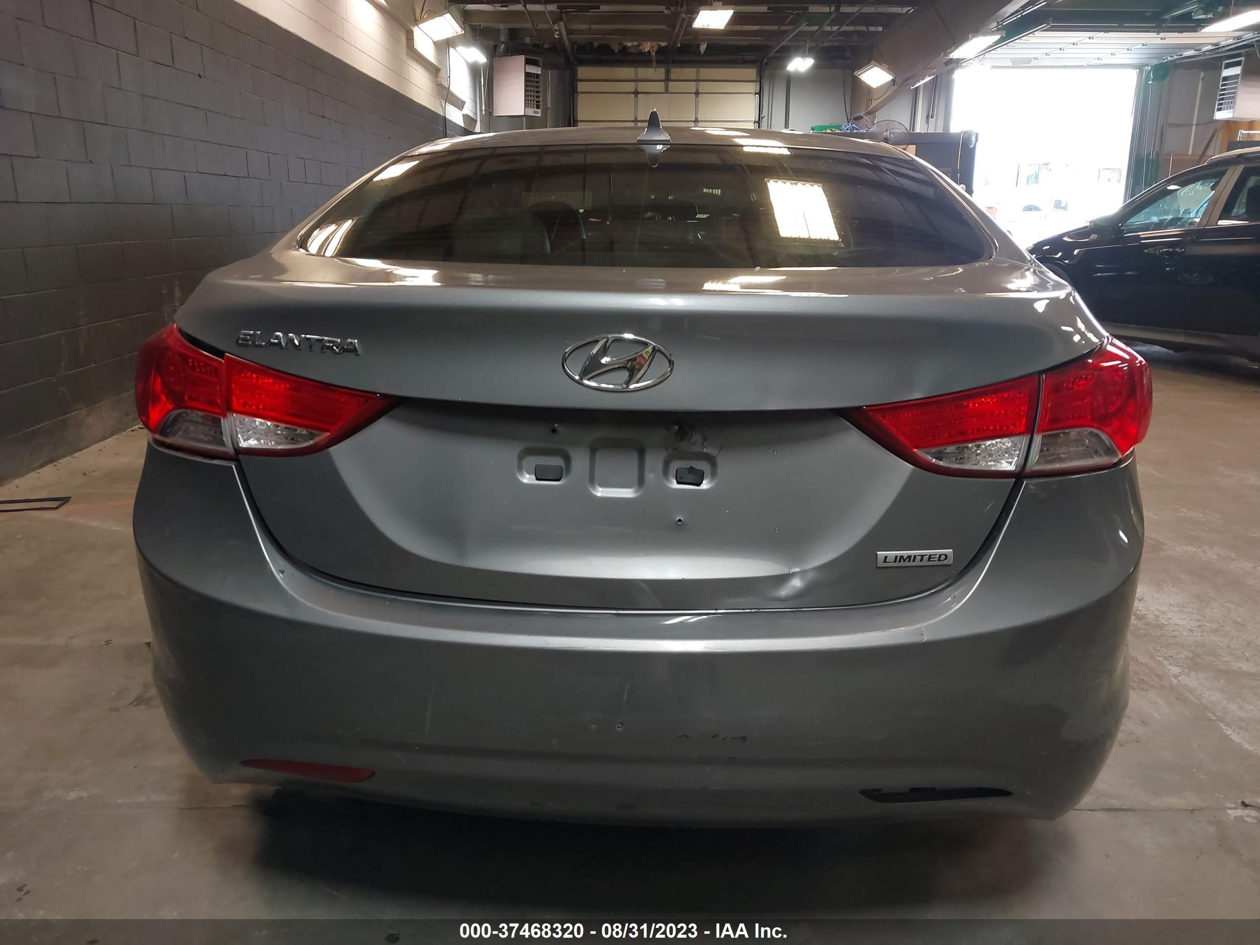 Photo 15 VIN: 5NPDH4AE9DH208091 - HYUNDAI ELANTRA 