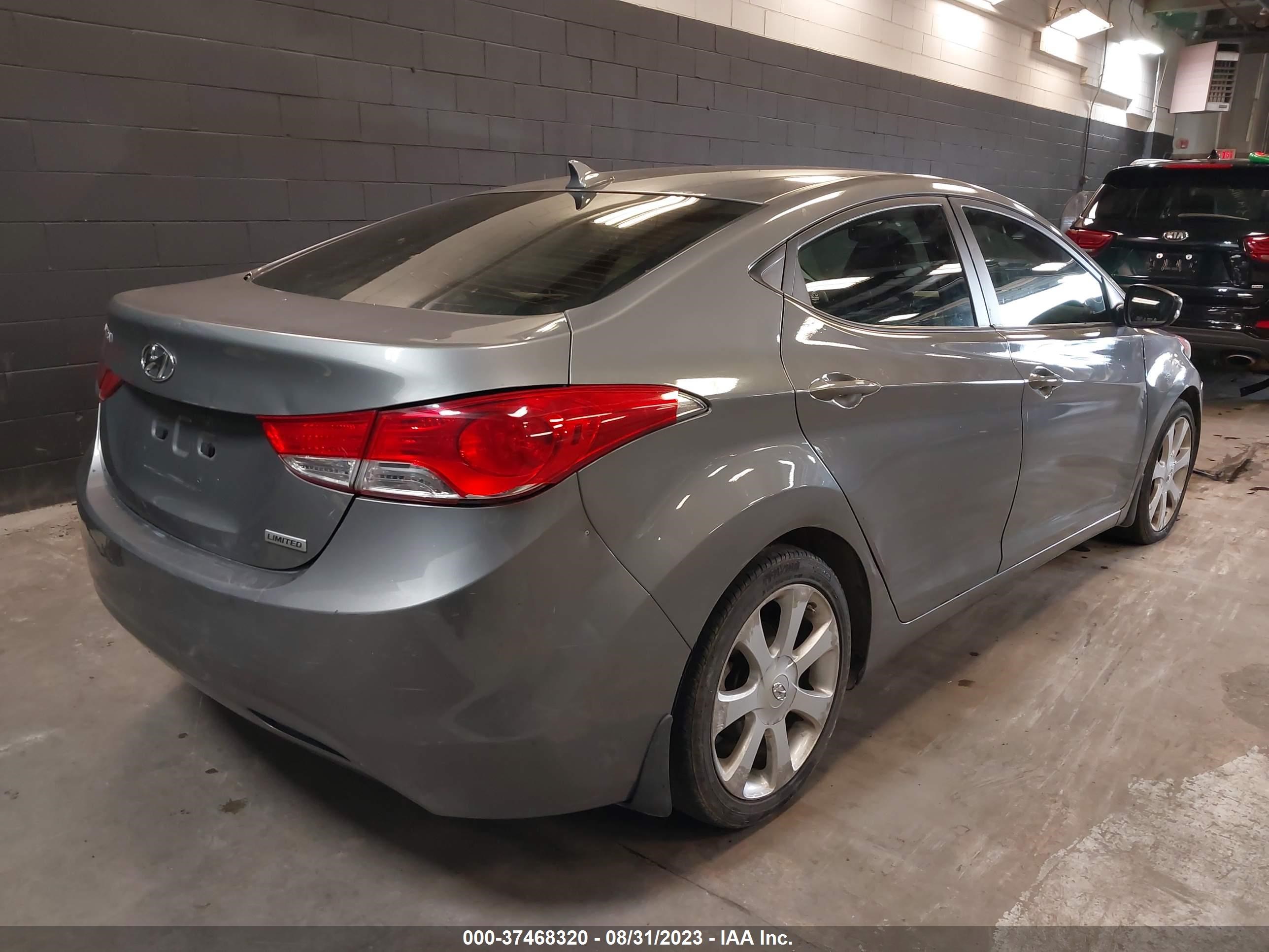 Photo 3 VIN: 5NPDH4AE9DH208091 - HYUNDAI ELANTRA 