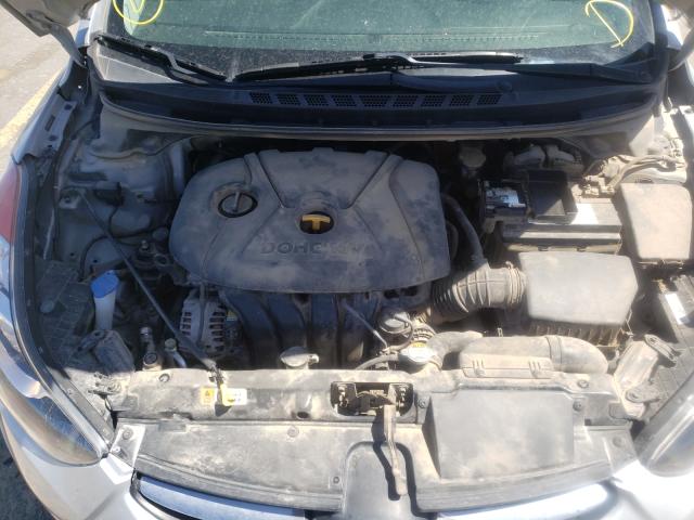 Photo 6 VIN: 5NPDH4AE9DH210911 - HYUNDAI ELANTRA GL 