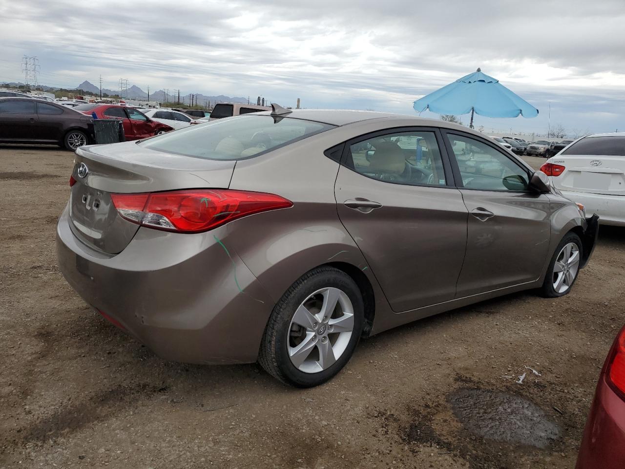 Photo 2 VIN: 5NPDH4AE9DH279145 - HYUNDAI ELANTRA 