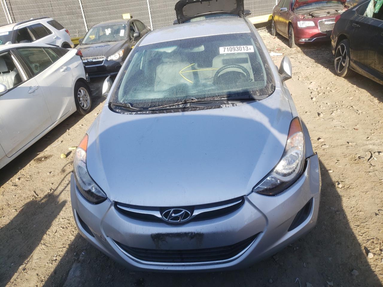 Photo 4 VIN: 5NPDH4AE9DH288721 - HYUNDAI ELANTRA 