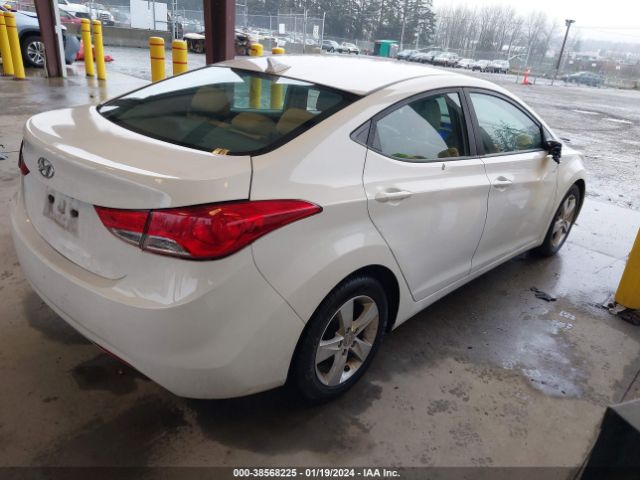 Photo 3 VIN: 5NPDH4AE9DH317098 - HYUNDAI ELANTRA 