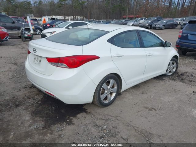 Photo 3 VIN: 5NPDH4AE9DH322253 - HYUNDAI ELANTRA 