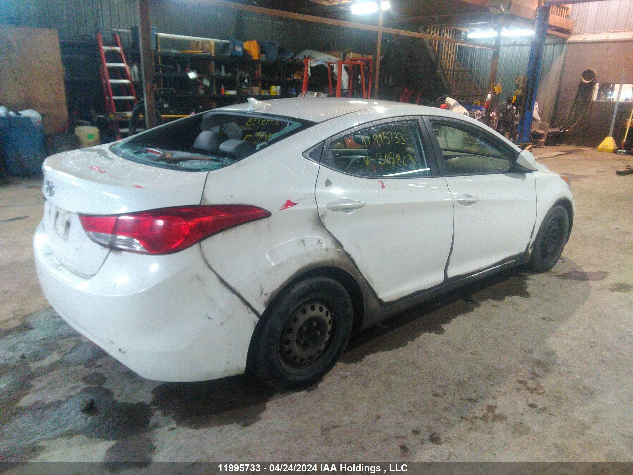 Photo 3 VIN: 5NPDH4AE9DH329803 - HYUNDAI ELANTRA 