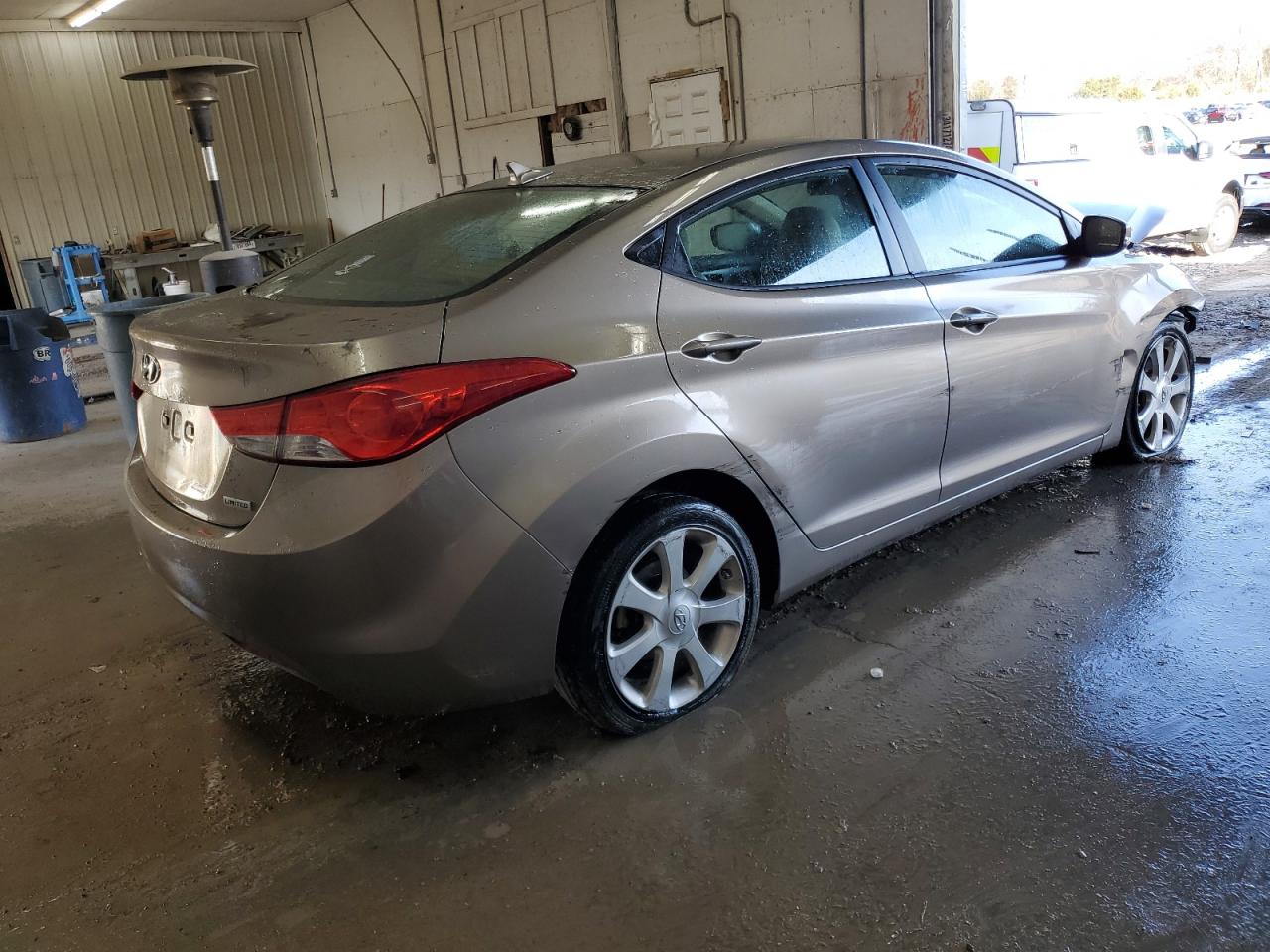 Photo 2 VIN: 5NPDH4AE9DH335987 - HYUNDAI ELANTRA 