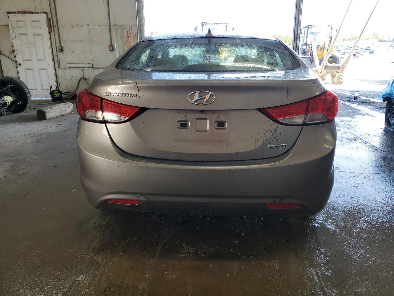 Photo 5 VIN: 5NPDH4AE9DH335987 - HYUNDAI ELANTRA 