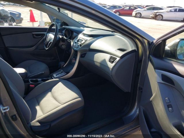 Photo 4 VIN: 5NPDH4AE9DH348870 - HYUNDAI ELANTRA 