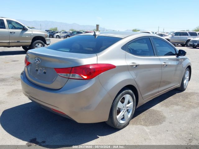 Photo 3 VIN: 5NPDH4AE9DH388527 - HYUNDAI ELANTRA 