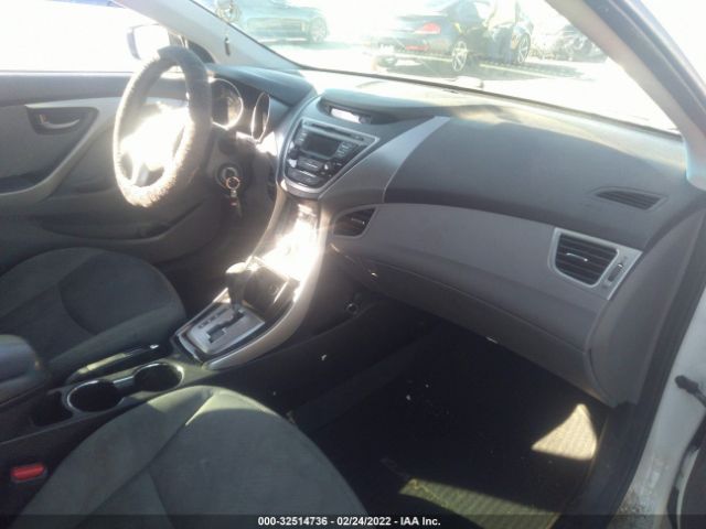 Photo 4 VIN: 5NPDH4AE9DH404743 - HYUNDAI ELANTRA 