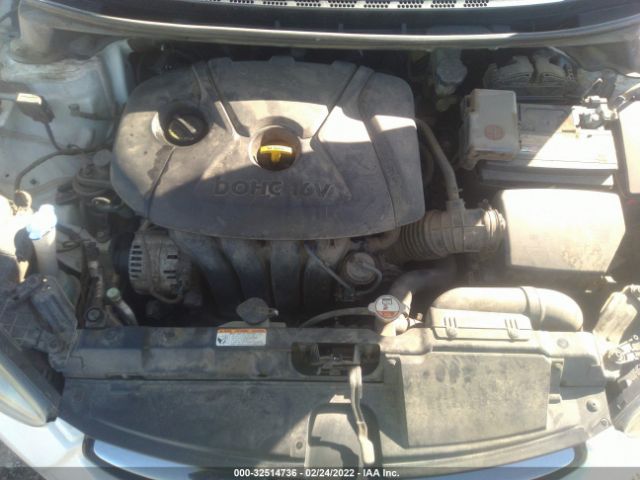 Photo 9 VIN: 5NPDH4AE9DH404743 - HYUNDAI ELANTRA 