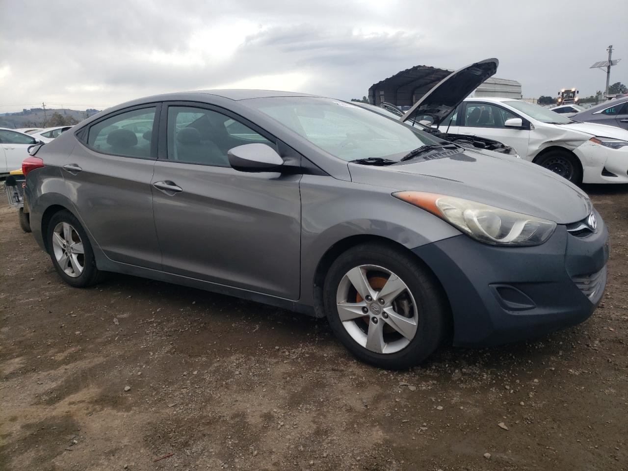 Photo 3 VIN: 5NPDH4AE9DH413264 - HYUNDAI ELANTRA 