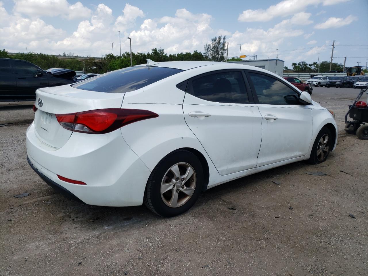 Photo 2 VIN: 5NPDH4AE9EH527704 - HYUNDAI ELANTRA 