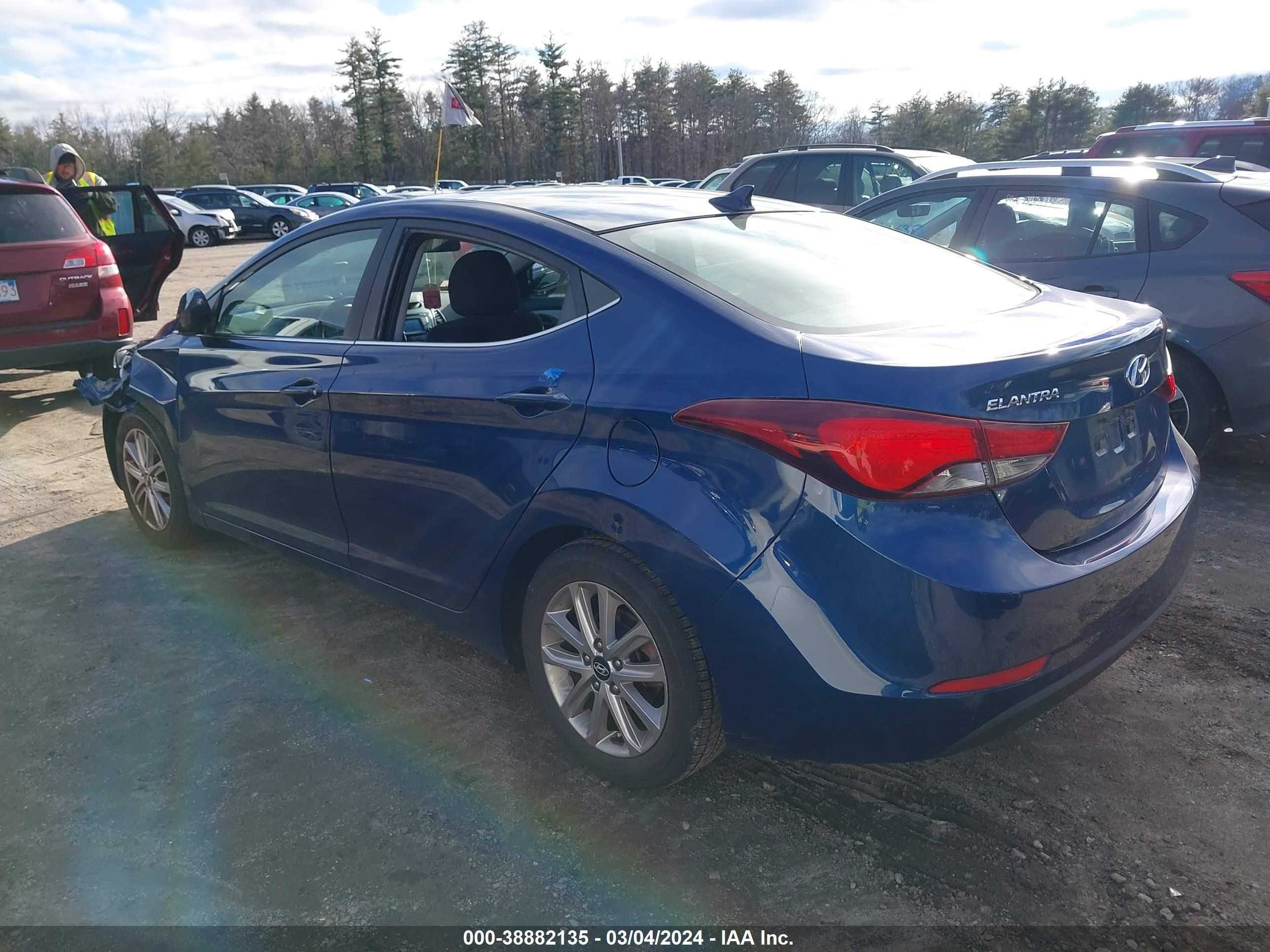 Photo 2 VIN: 5NPDH4AE9FH554662 - HYUNDAI ELANTRA 