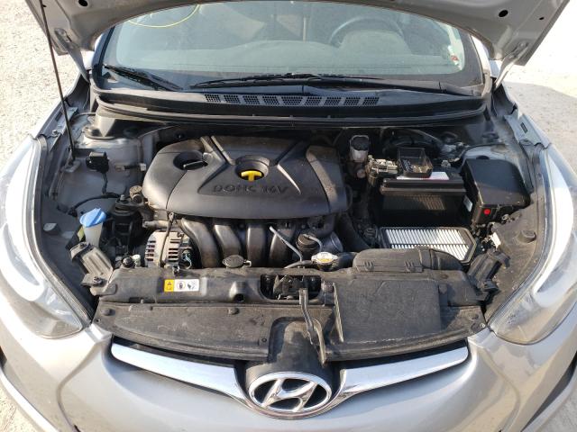 Photo 6 VIN: 5NPDH4AE9FH565581 - HYUNDAI ELANTRA SE 