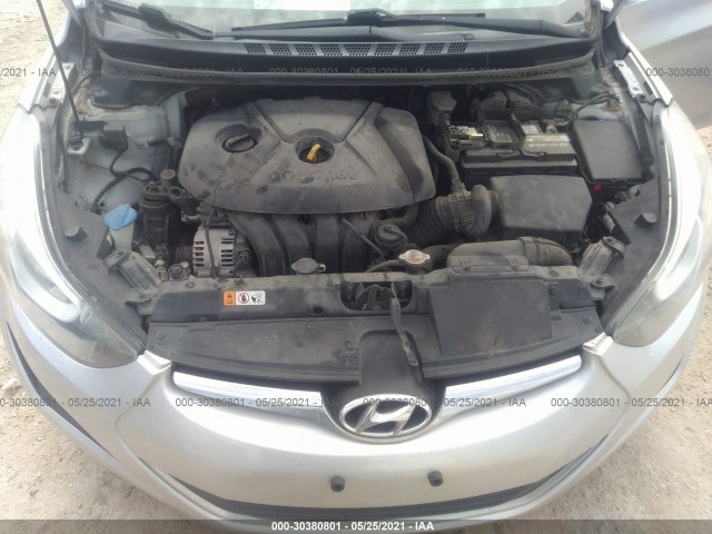 Photo 9 VIN: 5NPDH4AE9FH569940 - HYUNDAI ELANTRA 