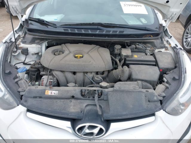 Photo 9 VIN: 5NPDH4AE9FH570117 - HYUNDAI ELANTRA 