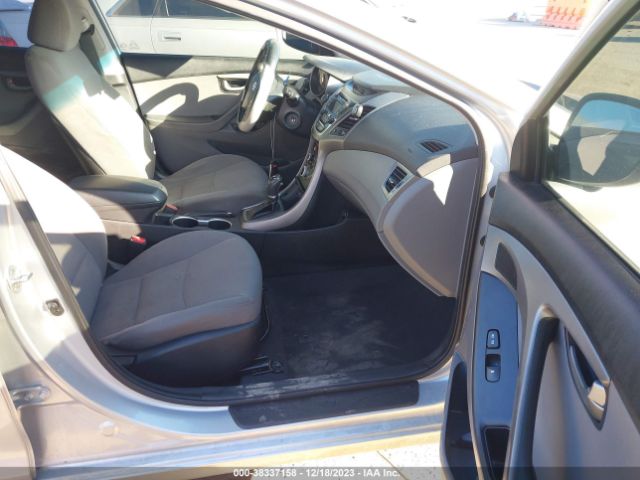 Photo 4 VIN: 5NPDH4AE9FH579562 - HYUNDAI ELANTRA 