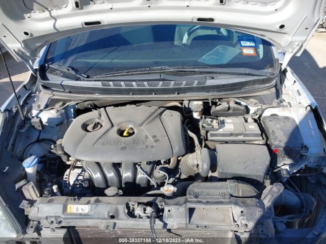 Photo 9 VIN: 5NPDH4AE9FH579562 - HYUNDAI ELANTRA 