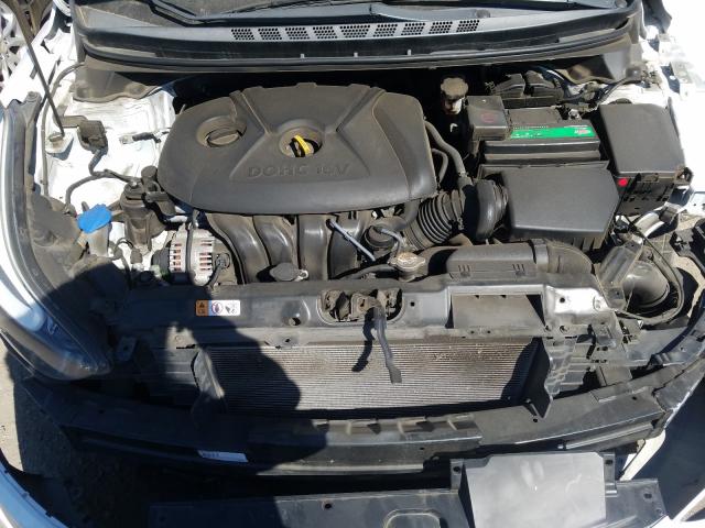 Photo 6 VIN: 5NPDH4AE9FH581215 - HYUNDAI ELANTRA SE 