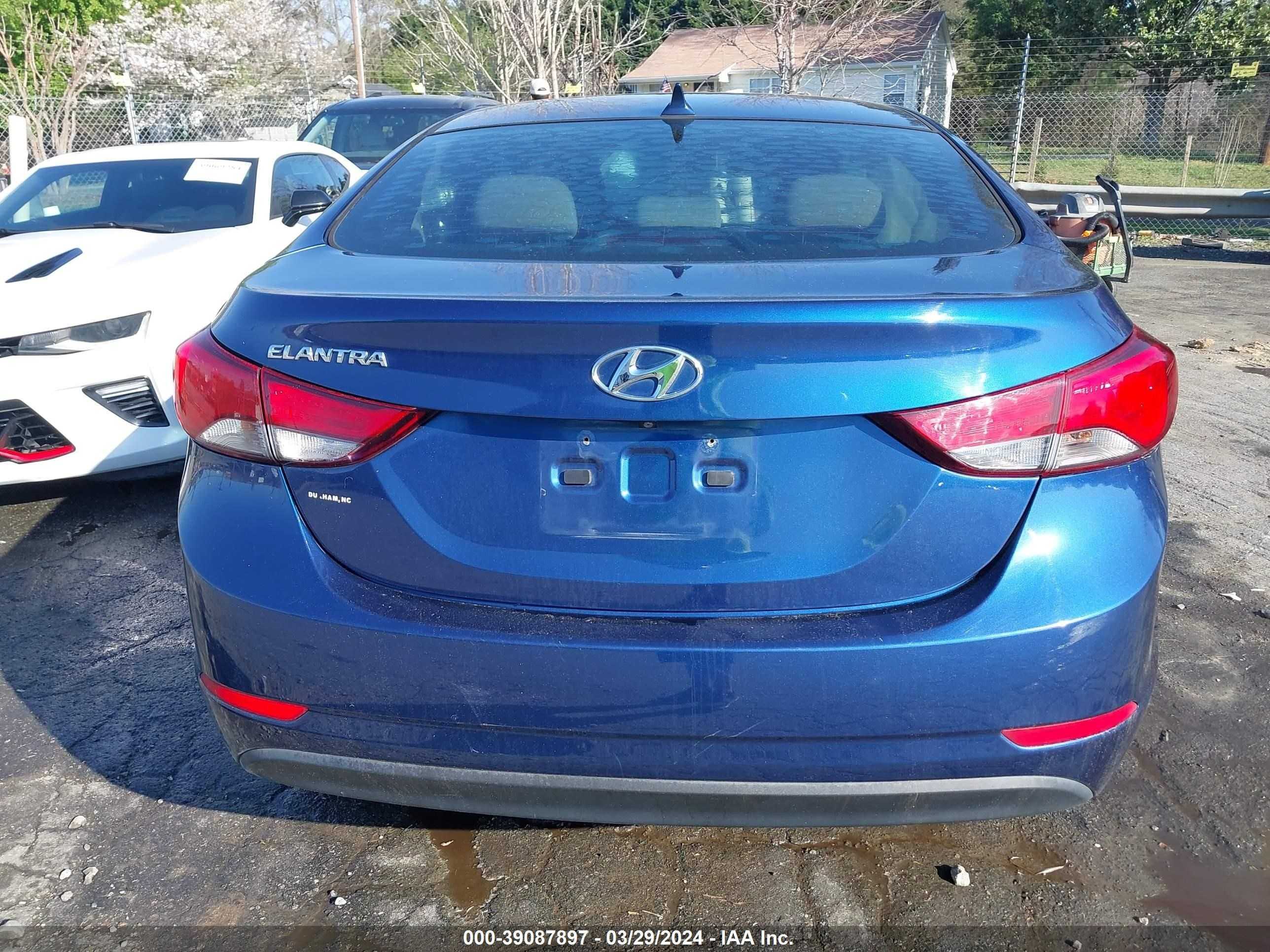 Photo 15 VIN: 5NPDH4AE9FH582090 - HYUNDAI ELANTRA 