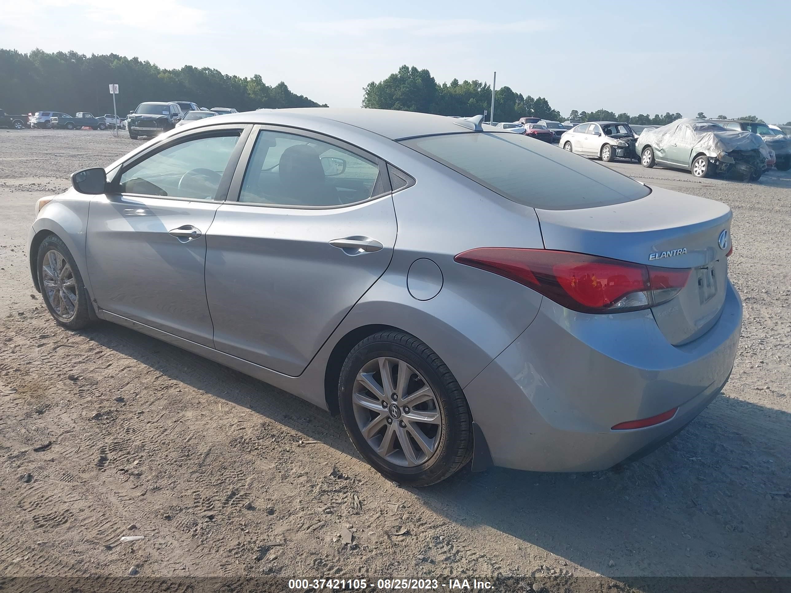 Photo 2 VIN: 5NPDH4AE9FH584163 - HYUNDAI ELANTRA 