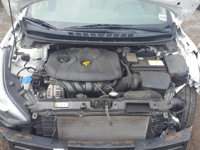 Photo 6 VIN: 5NPDH4AE9FH587497 - HYUNDAI ELANTRA SE 