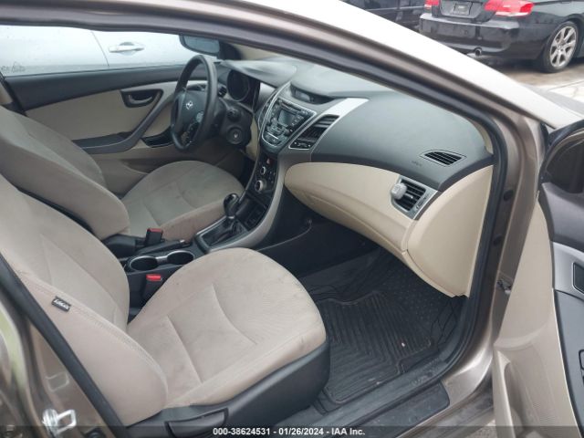 Photo 4 VIN: 5NPDH4AE9FH587774 - HYUNDAI ELANTRA 