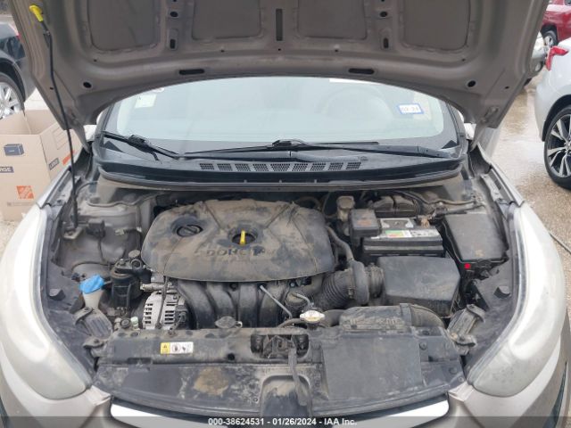 Photo 9 VIN: 5NPDH4AE9FH587774 - HYUNDAI ELANTRA 