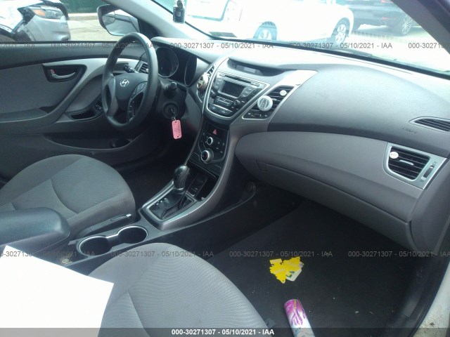 Photo 4 VIN: 5NPDH4AE9FH595731 - HYUNDAI ELANTRA 