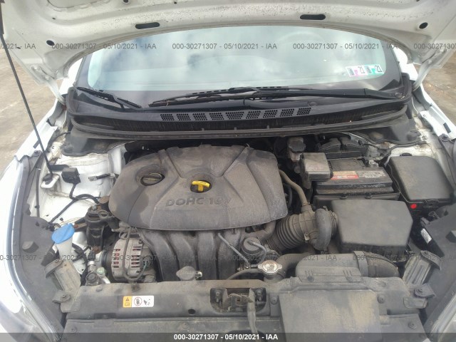 Photo 9 VIN: 5NPDH4AE9FH595731 - HYUNDAI ELANTRA 