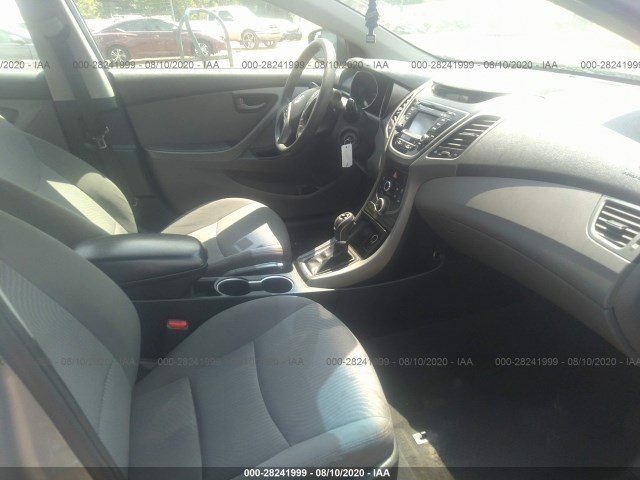 Photo 4 VIN: 5NPDH4AE9FH605982 - HYUNDAI ELANTRA 