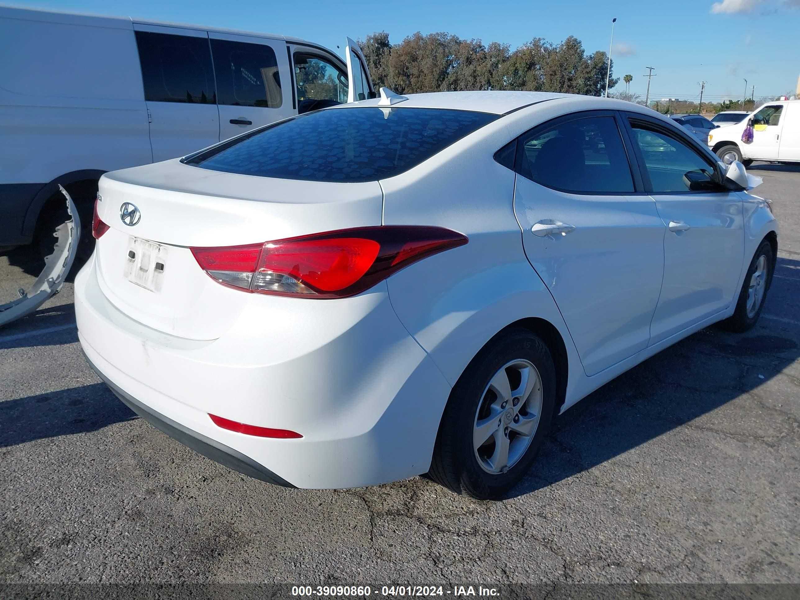 Photo 3 VIN: 5NPDH4AE9FH611524 - HYUNDAI ELANTRA 