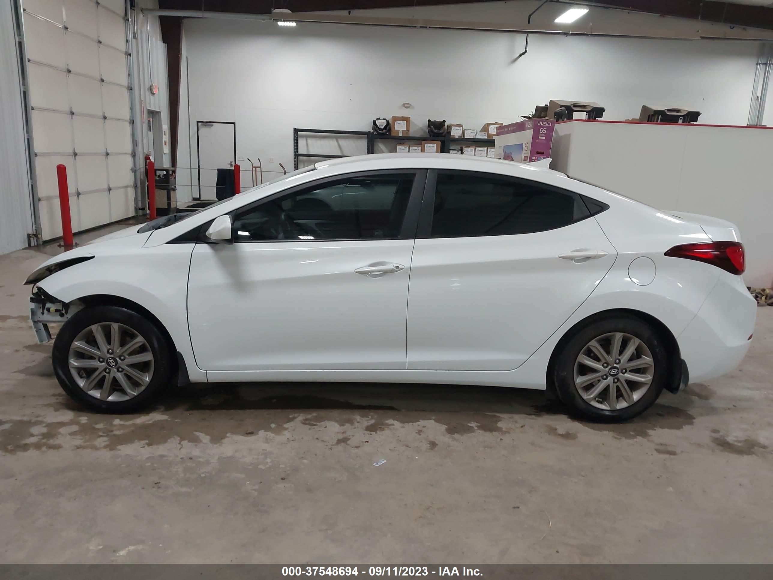 Photo 13 VIN: 5NPDH4AE9FH612334 - HYUNDAI ELANTRA 