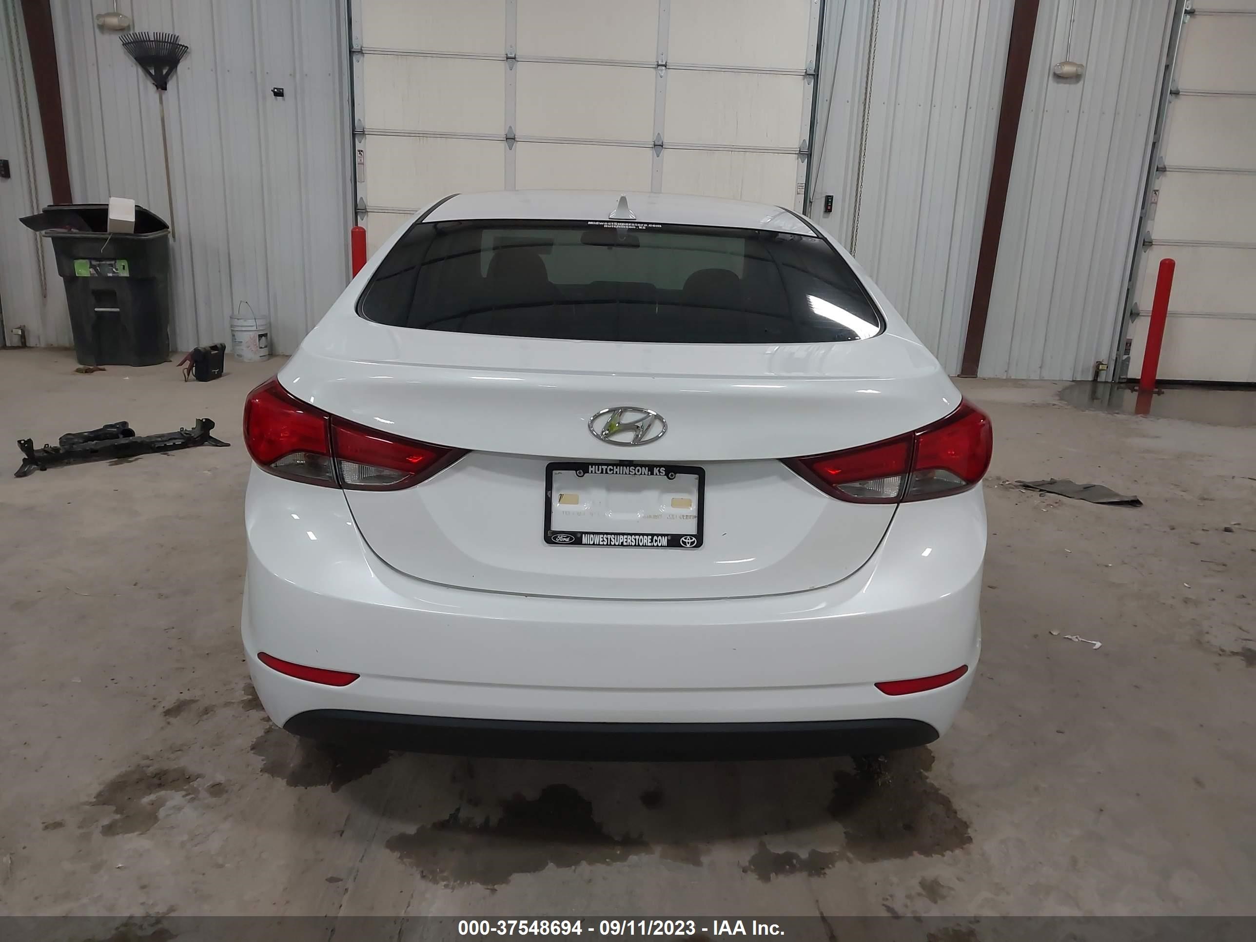 Photo 15 VIN: 5NPDH4AE9FH612334 - HYUNDAI ELANTRA 