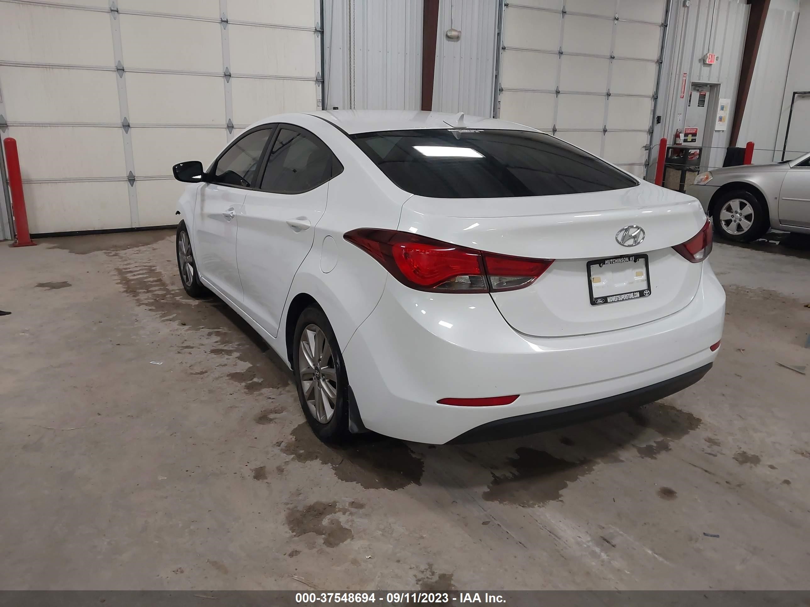 Photo 2 VIN: 5NPDH4AE9FH612334 - HYUNDAI ELANTRA 