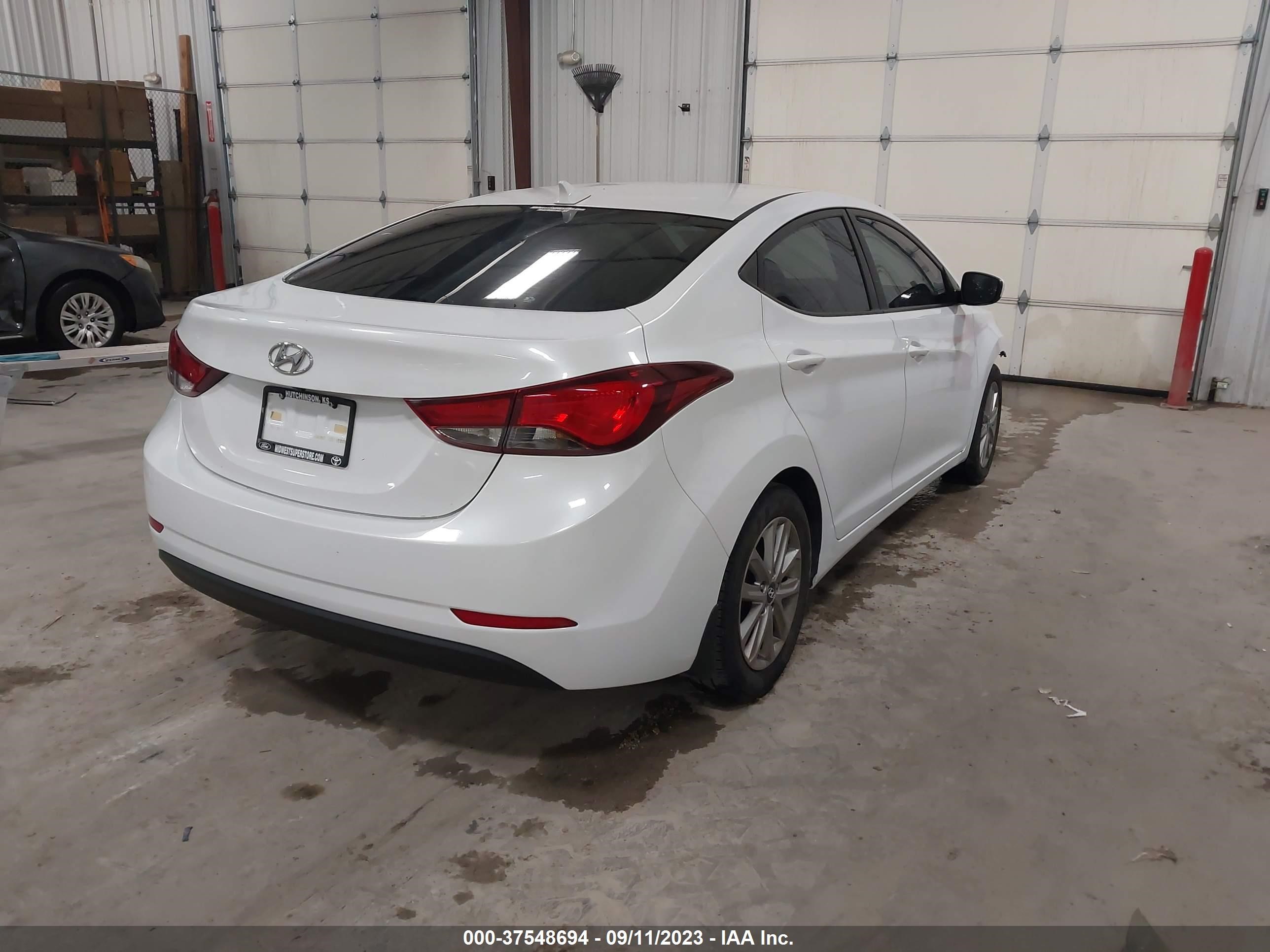 Photo 3 VIN: 5NPDH4AE9FH612334 - HYUNDAI ELANTRA 