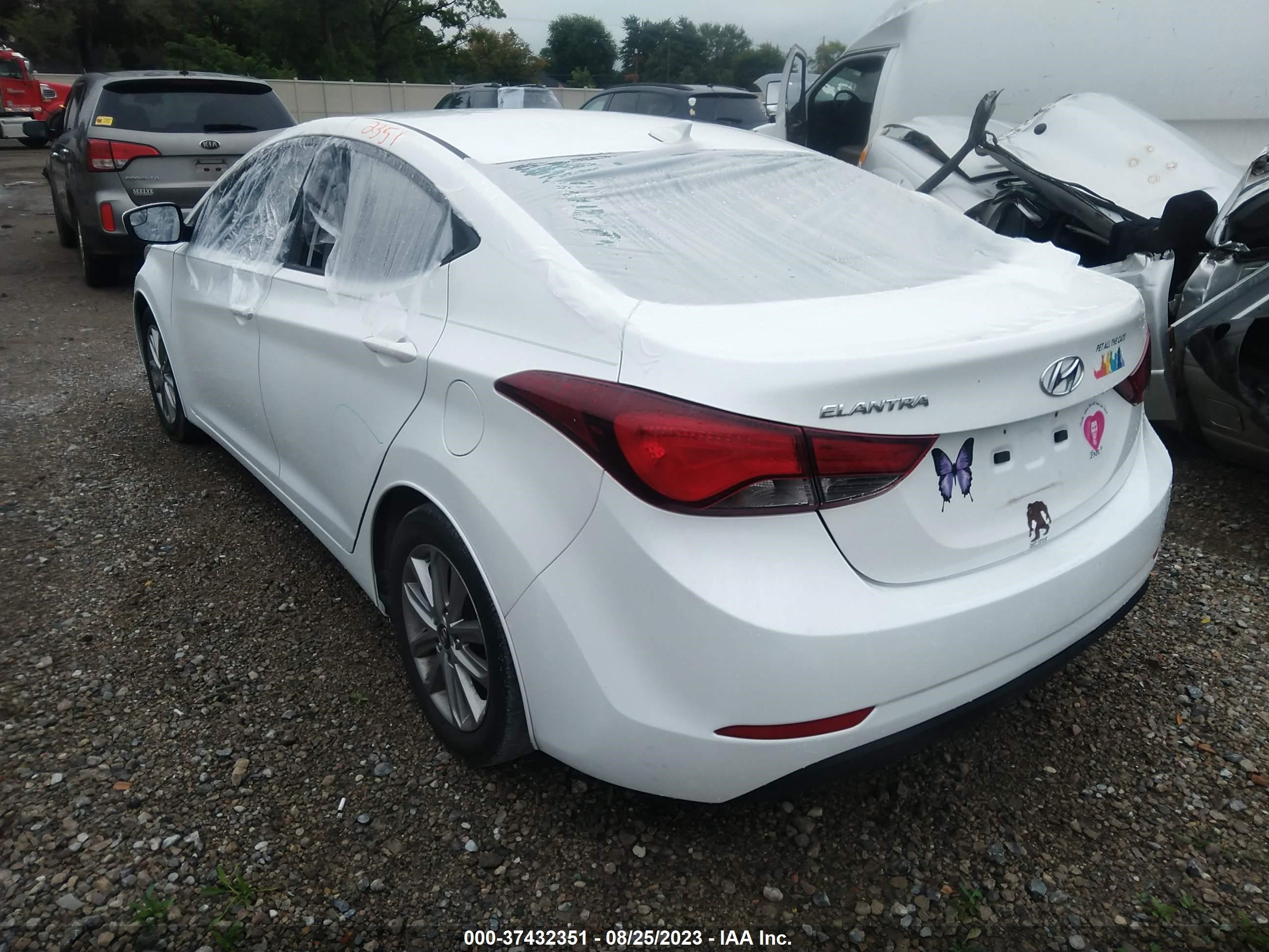 Photo 2 VIN: 5NPDH4AE9GH661180 - HYUNDAI ELANTRA 