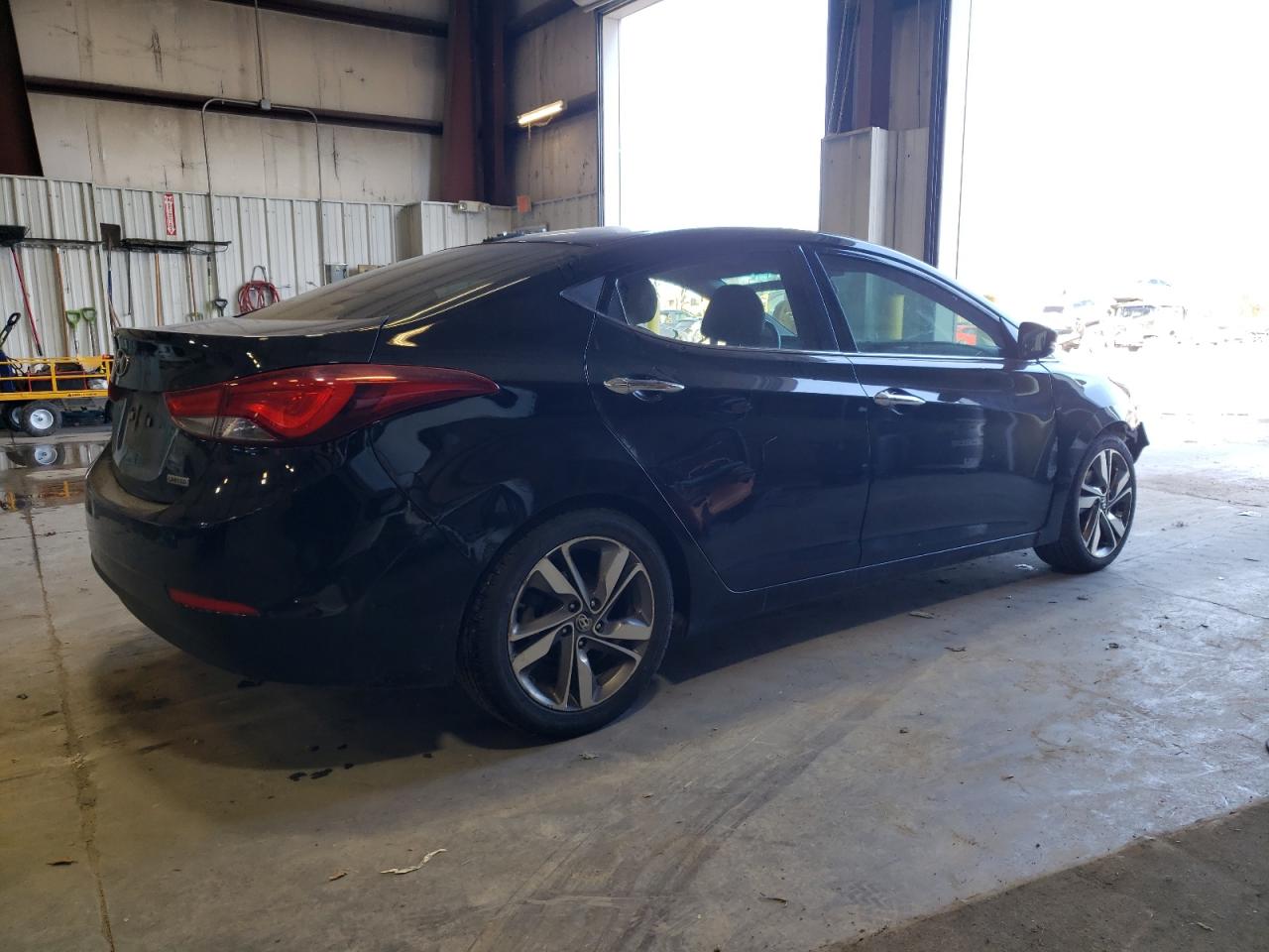 Photo 2 VIN: 5NPDH4AE9GH668825 - HYUNDAI ELANTRA 