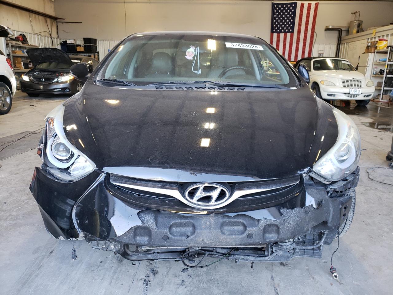 Photo 4 VIN: 5NPDH4AE9GH668825 - HYUNDAI ELANTRA 