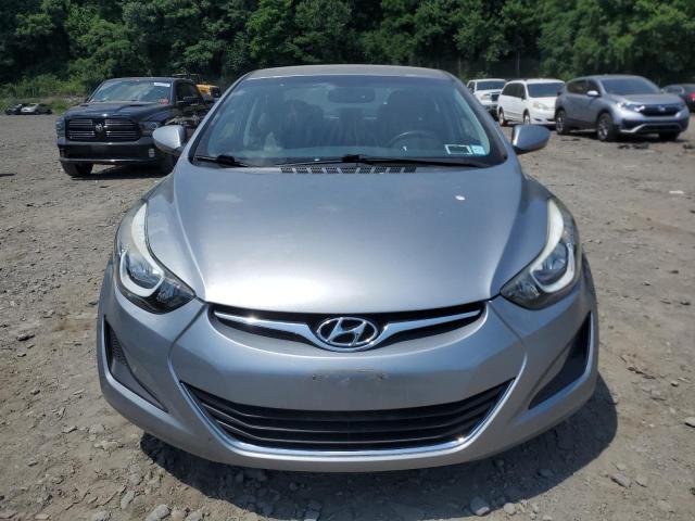 Photo 4 VIN: 5NPDH4AE9GH669845 - HYUNDAI ELANTRA SE 