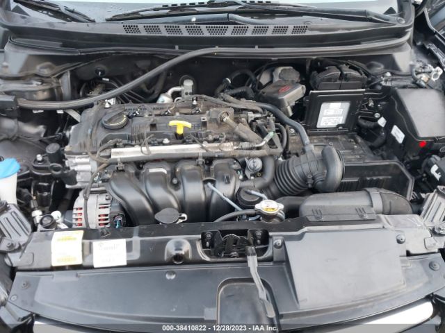 Photo 9 VIN: 5NPDH4AE9GH670848 - HYUNDAI ELANTRA 