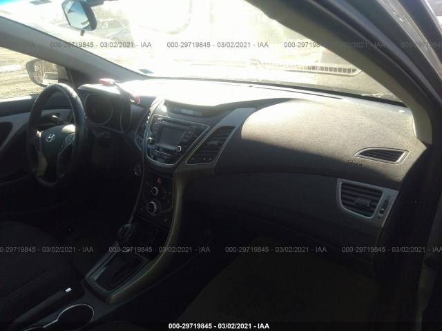 Photo 4 VIN: 5NPDH4AE9GH671076 - HYUNDAI ELANTRA 