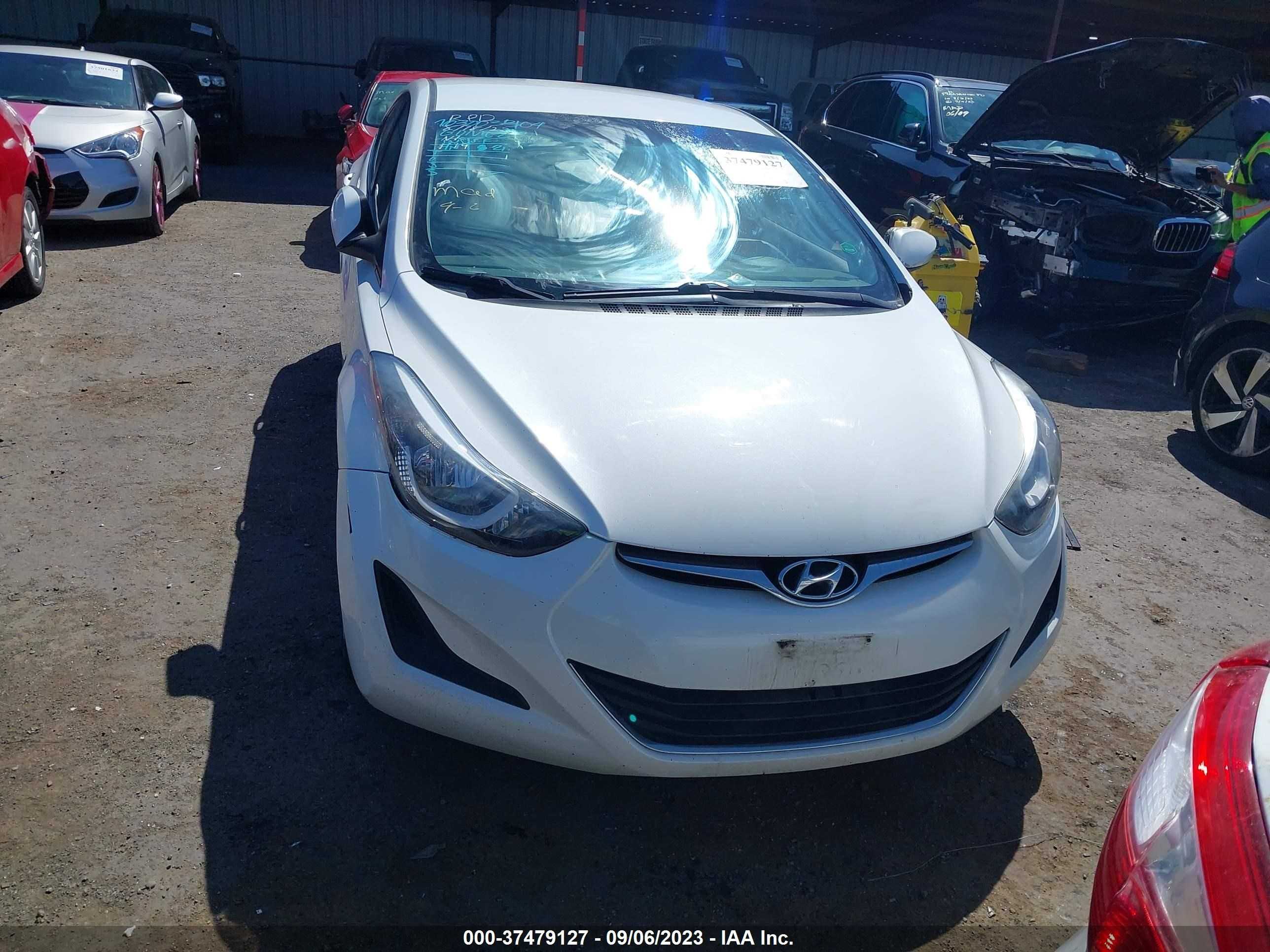 Photo 10 VIN: 5NPDH4AE9GH673054 - HYUNDAI ELANTRA 