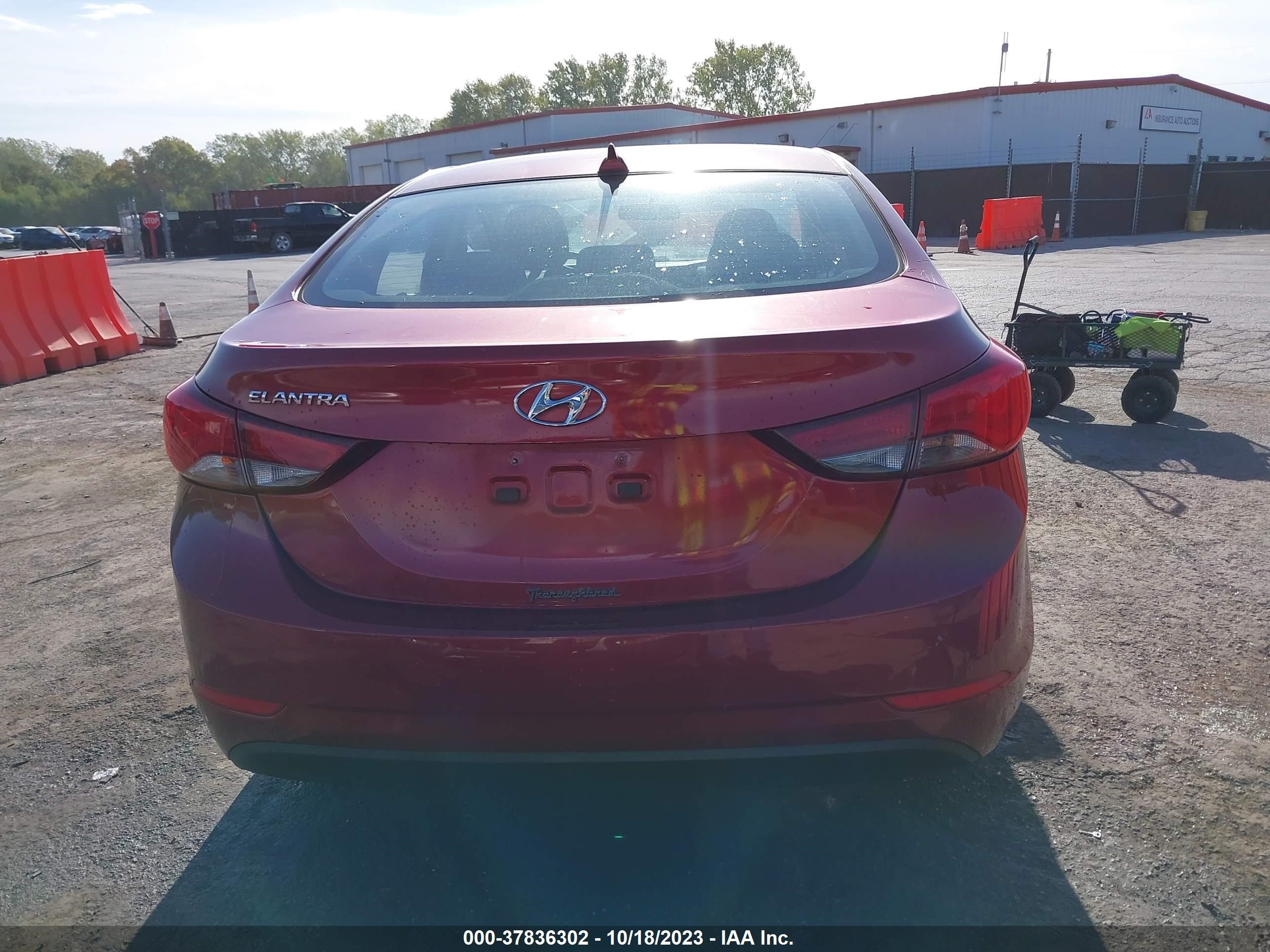 Photo 16 VIN: 5NPDH4AE9GH678738 - HYUNDAI ELANTRA 