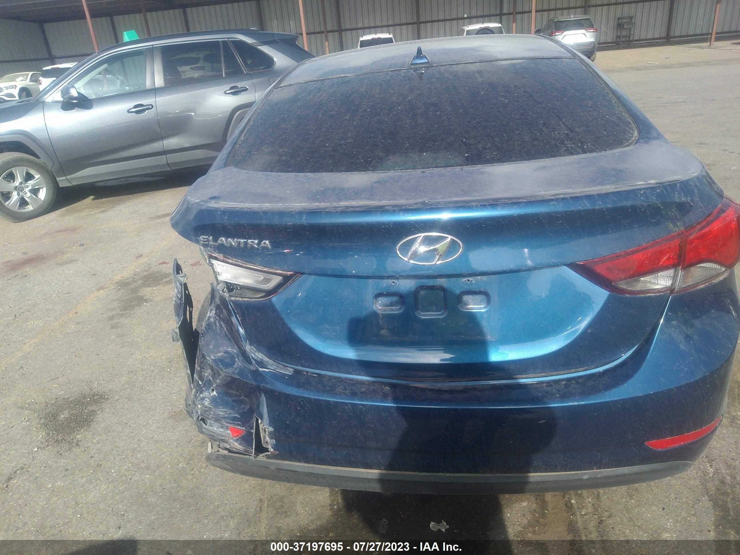 Photo 15 VIN: 5NPDH4AE9GH687410 - HYUNDAI ELANTRA 