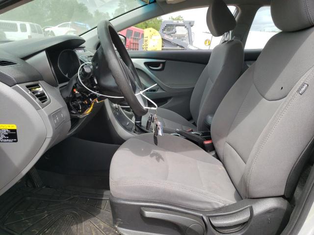 Photo 6 VIN: 5NPDH4AE9GH693742 - HYUNDAI ELANTRA SE 