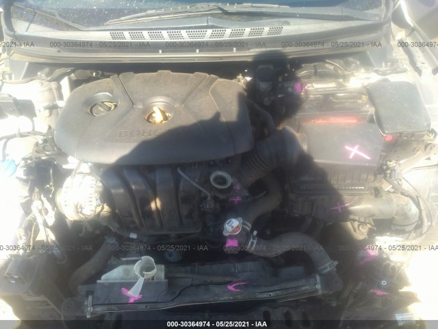 Photo 9 VIN: 5NPDH4AE9GH699217 - HYUNDAI ELANTRA 